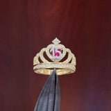 Anillo de Quinceañera Corona Real "Mis 15" en Oro Amarillo de 10K con Piedra Roja
