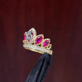 Anillo de Quinceañera Corona Real "Mis 15" en Oro Amarillo de 10K con Piedra Roja
