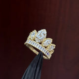 Anillo de Quinceañera Corona Majestuosa "Mis 15" en Oro Amarillo de 10K con Circonias Baguette