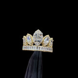 Anillo de Quinceañera Corona Majestuosa "Mis 15" en Oro Amarillo de 10K con Circonias Baguette